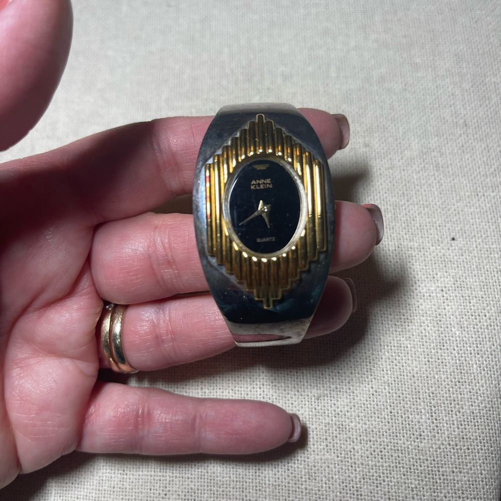 Anne Klein Smartwatch Gold Black Art Deco Design